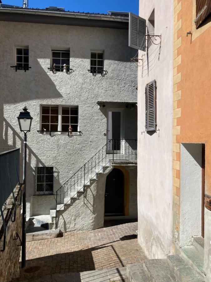 La Lombardie - Charme Et Tranquillite Sion Esterno foto